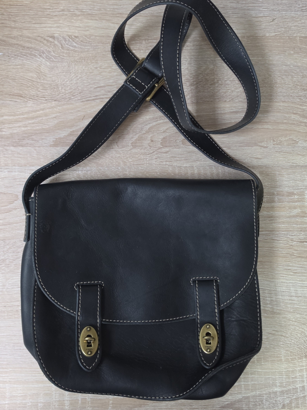 Fossil Black/ Gold Leather Saddle Bag Double Turn Lock Satchel Crossbody Purse